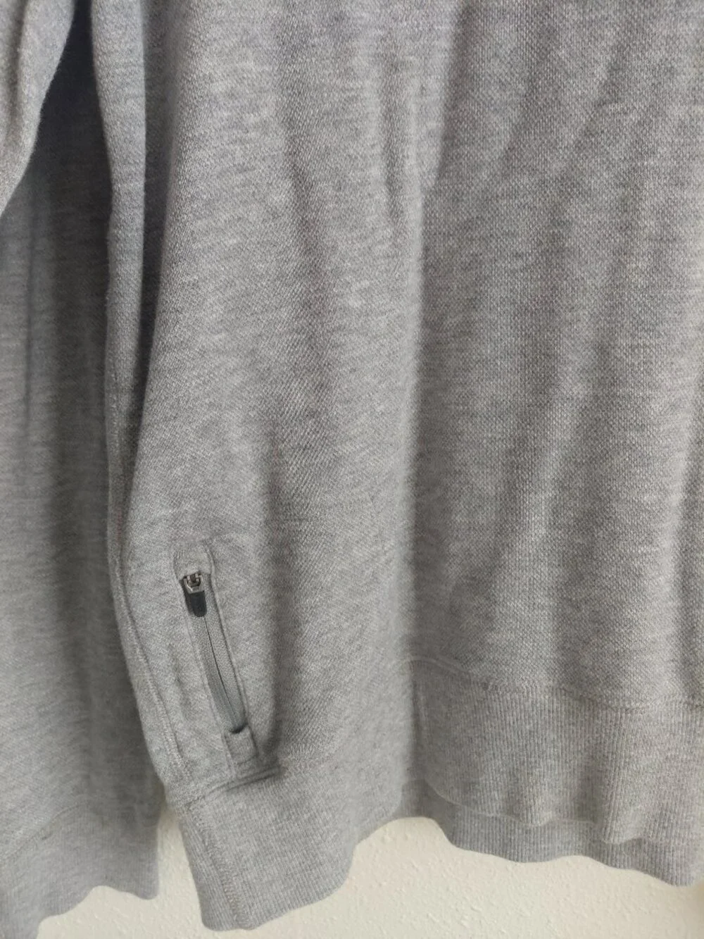 Vuori Mens Jeffrey Pullover Gray Fleece Pocket Sweater Top